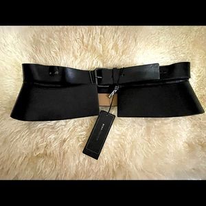 BCBGMAXAZRIA
Peplum Zip Waist Belt